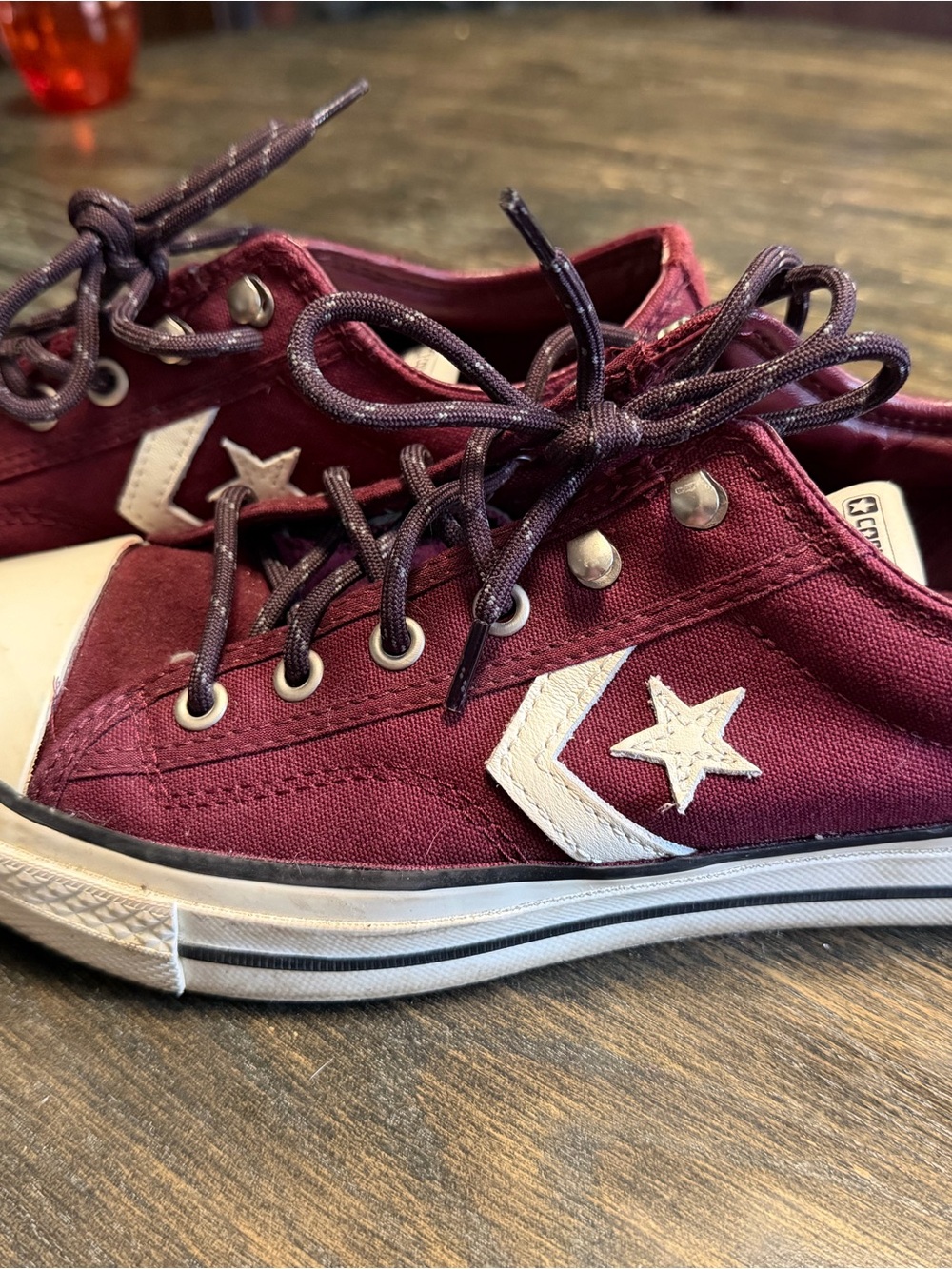 Converse Low-Top Sneakers in Burgundy with White Star